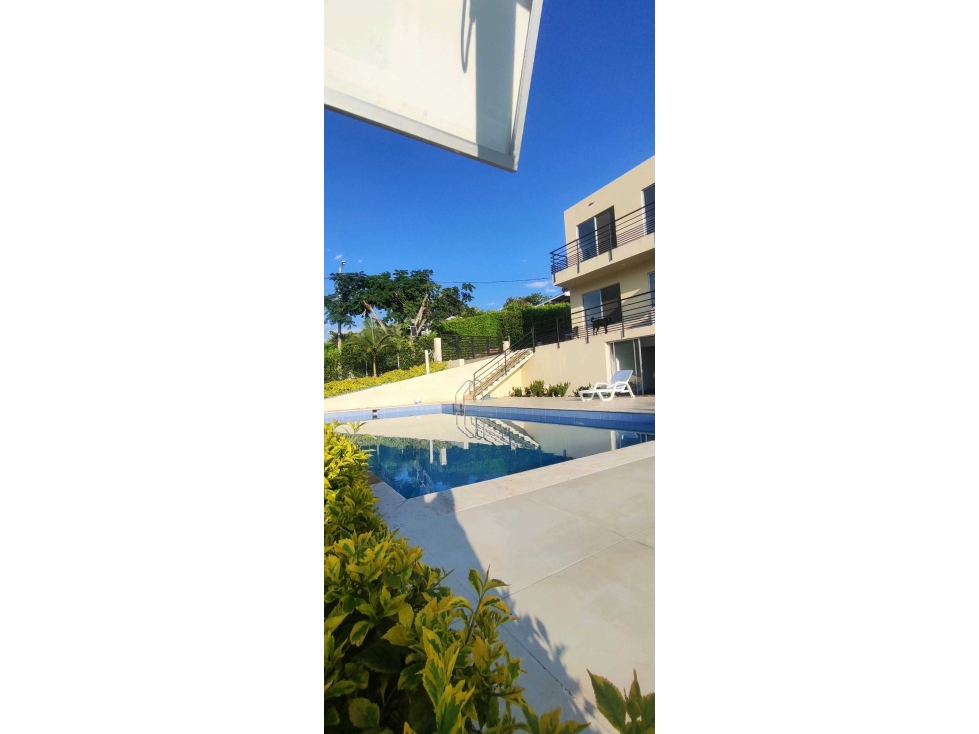 Se vende casa campestre de 1500 M2 en 890 mill con piscina en La Mesa - 1
