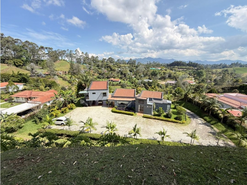 Se vende casa campestre de lujo en parcelación en El Carmen de Viboral — foto 2