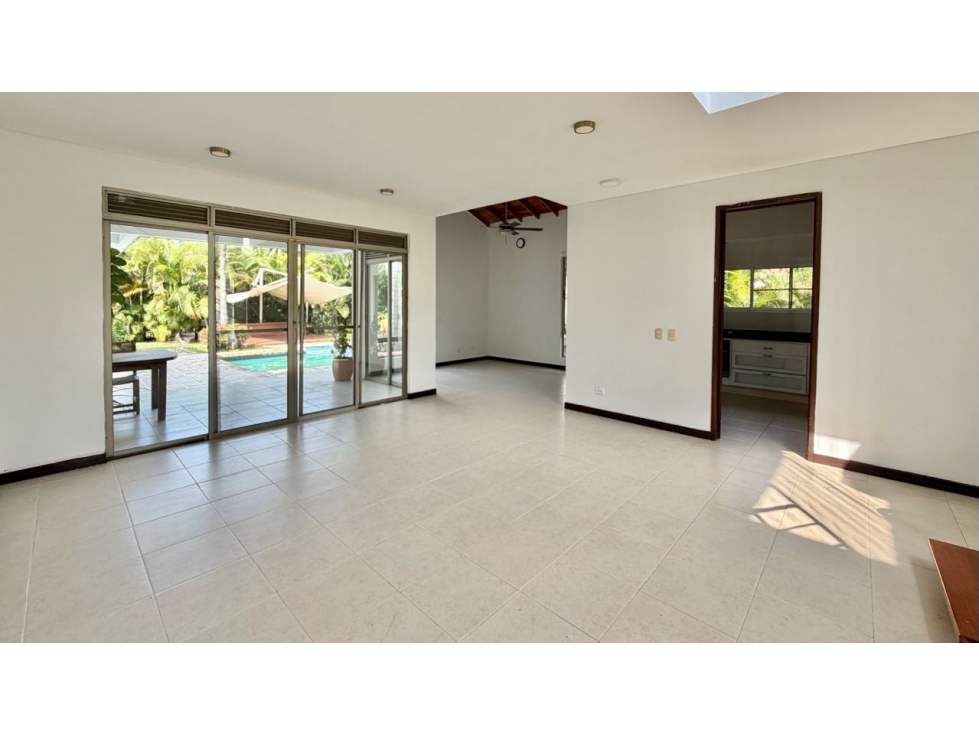 VENDO CASA DE UN NIVEL CON PISCINA EN CONDOMINIO EN LA MORADA, JAMUNDÍ — foto 4