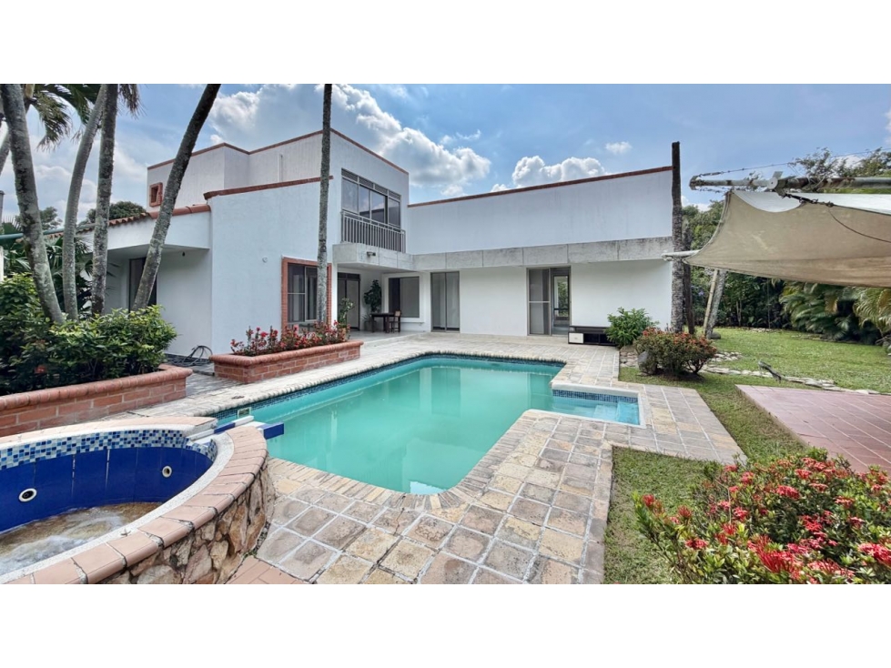 VENDO CASA DE UN NIVEL CON PISCINA EN CONDOMINIO EN LA MORADA, JAMUNDÍ