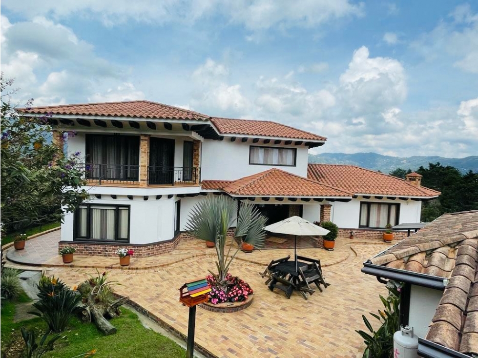 Se vende casa campestre en el Retiro la fe