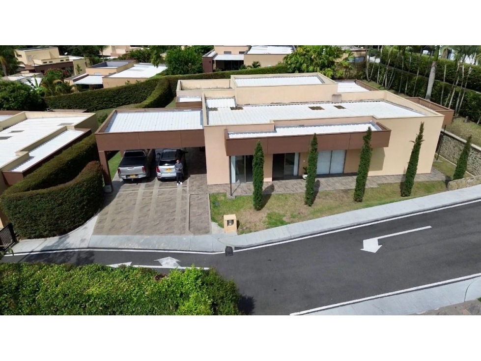 SE VENDE CASA CAMPESTRE EN EL CAIMO