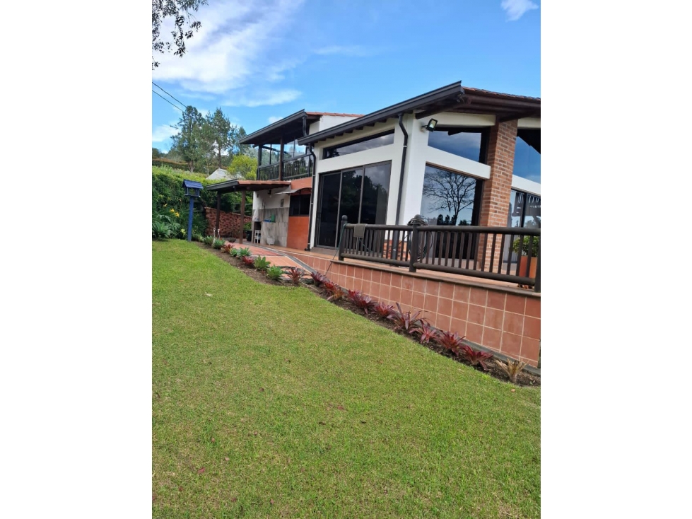 Se vende Casa Campestre en Guarne Antioquia
