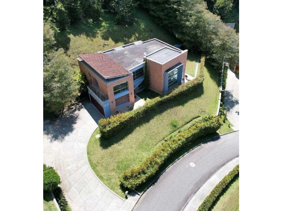 Se vende casa campestre en los balso medellin