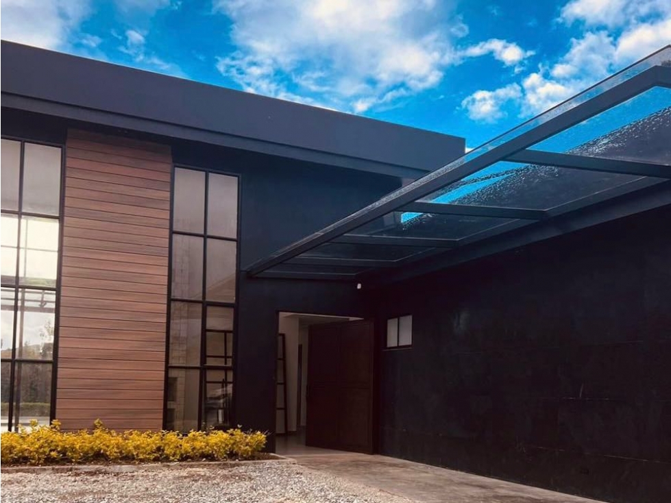 Se vende casa en Llanogrande