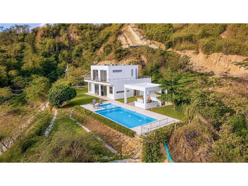 Se vende casa campestre en Sopetrán, en unidad cerrada, amueblada