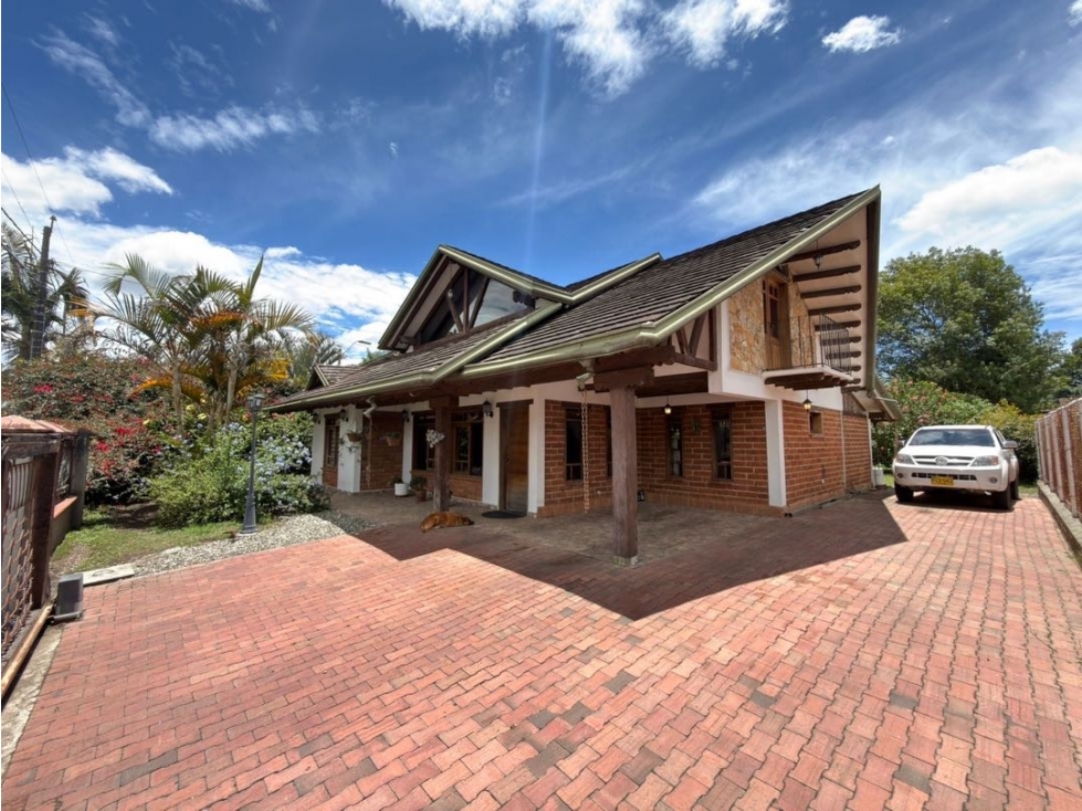 Se vende casa campestre en unidad residencial Gualanday