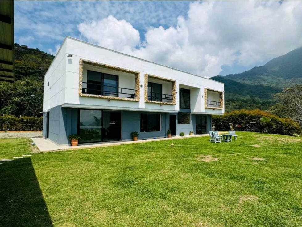 SE VENDE CASA CAMPESTRE - NORTEAMERICA