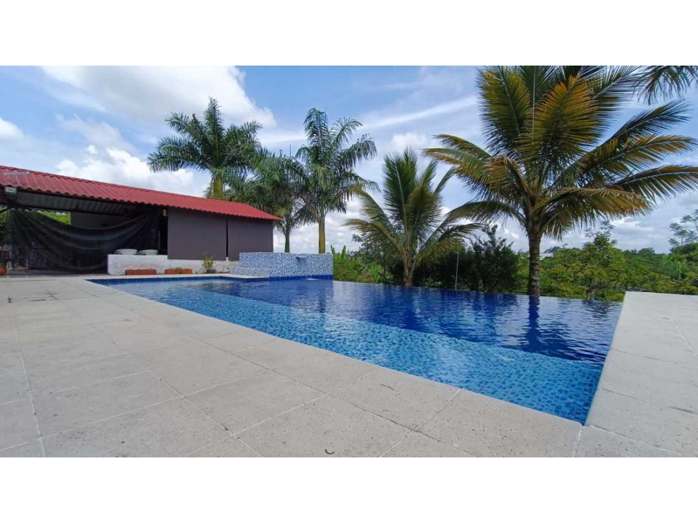 Se vende casa campestre vía el caimo Armenia Quindio