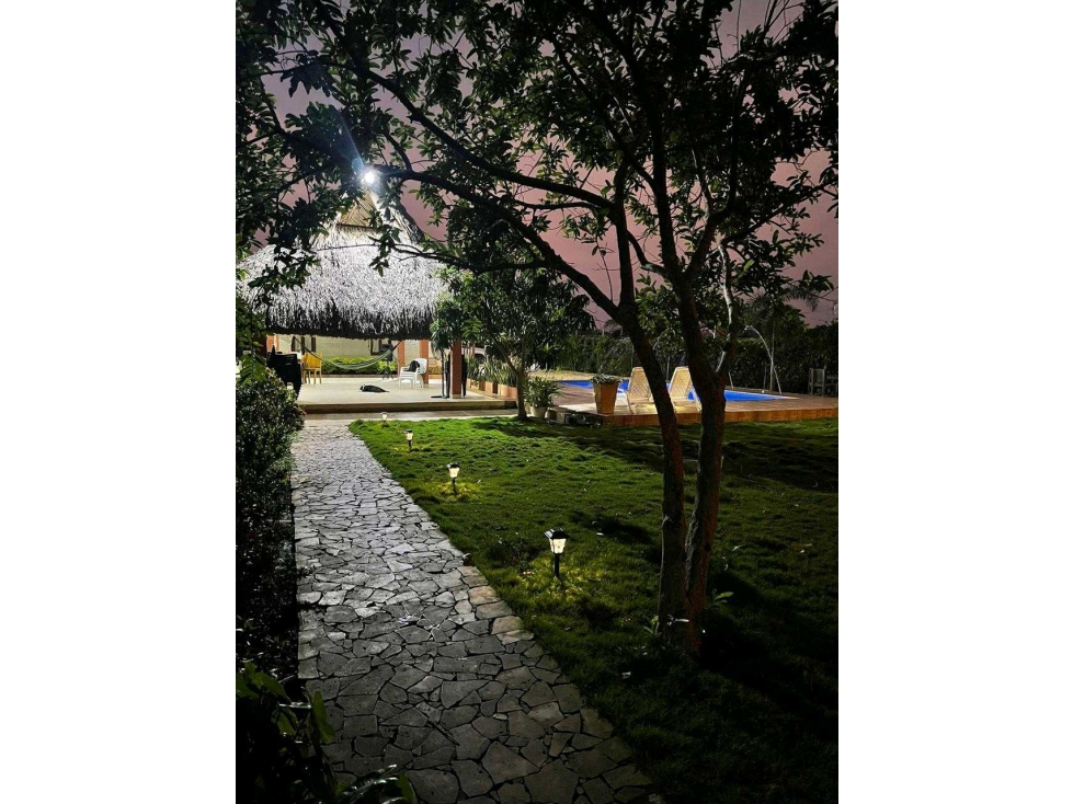 *SE VENDE CASA CAMPESTRE - VIA AL SABANAL*
Área de: 1.480 m2