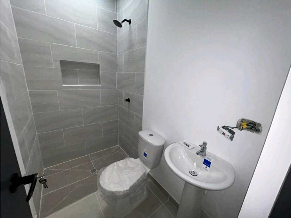 SE VENDE CASA | BARRIO ALTOS DE LA CABAÑA | CARTAGO VALLE — foto 5