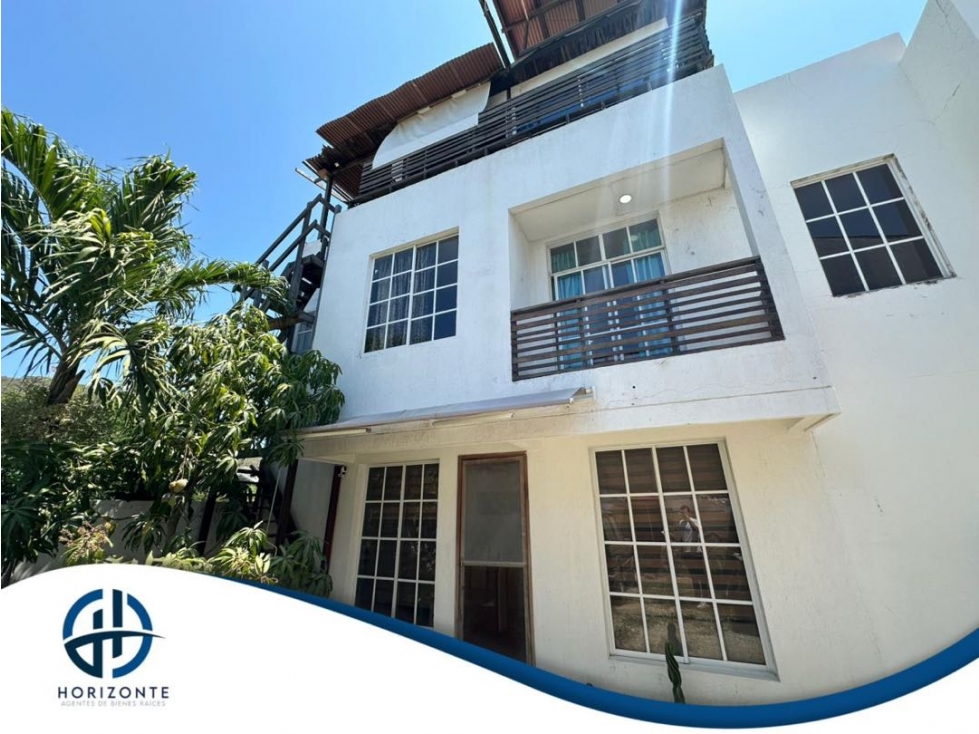 SE VENDE CASA CERCA AL MAR CON ESTUDIO Y TERRAZA