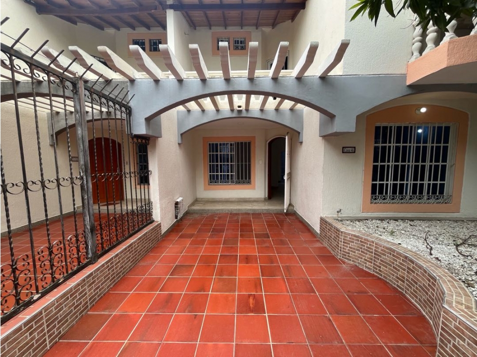 Se vende casa cerca al ocean mall
