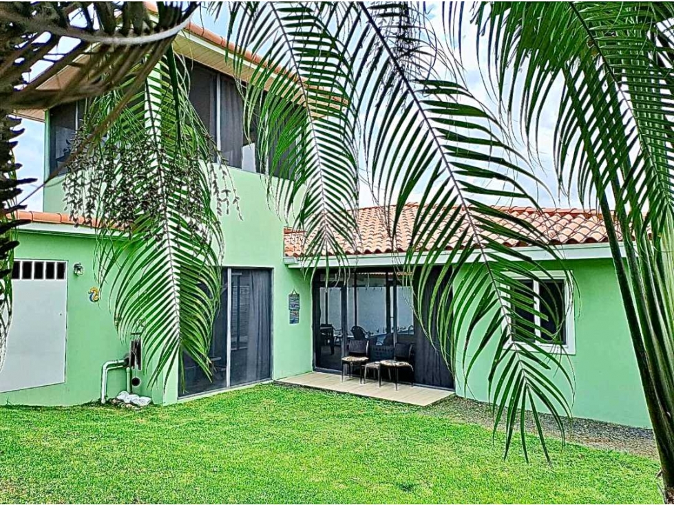 SE VENDE CASA CLUB ECUESTRE CORONADO 327M2 CON PISCINA Y TERRAZAS