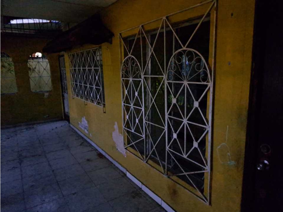 SE VENDE CASA CÉNTRICA EN DAVID - 2