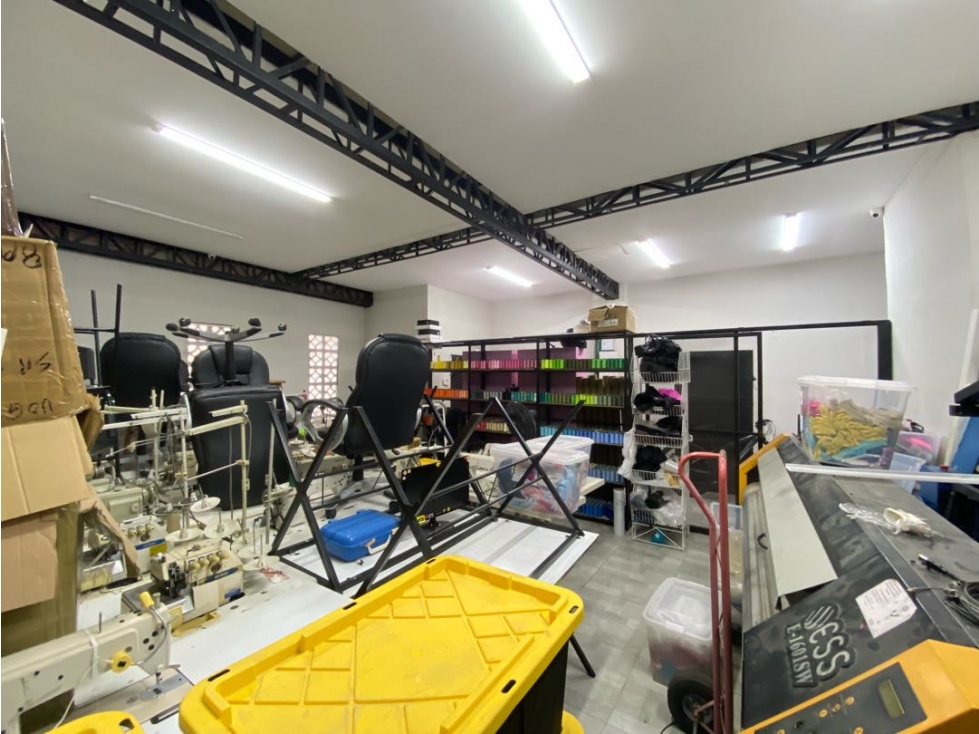 SE VENDE CASA COMERCIAL CERCA AL ESTADIO MODERNO CALLE 30 BARRANQUILLA — foto 2