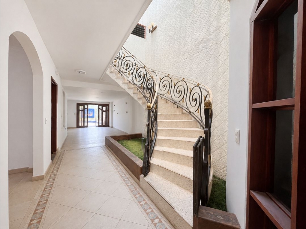 Se vende casa comercial en Alcazares — foto 2