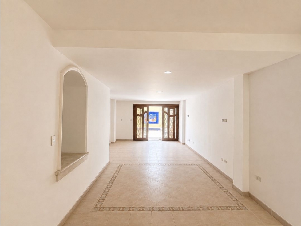 Se vende casa comercial en Alcazares — foto 3