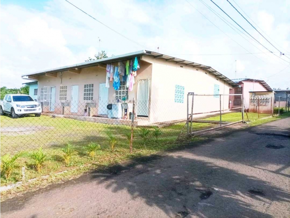 SE VENDE CASA CON 16 CUARTOS ALQUILADOS EN LAS MAÑANITAS