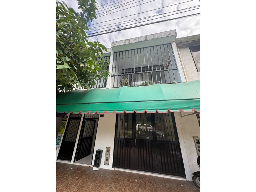 SE VENDE CASA CON 2 APARTAMENTOS Y LOCAL COMERCIAL | BARRIO EL TRIUNFO