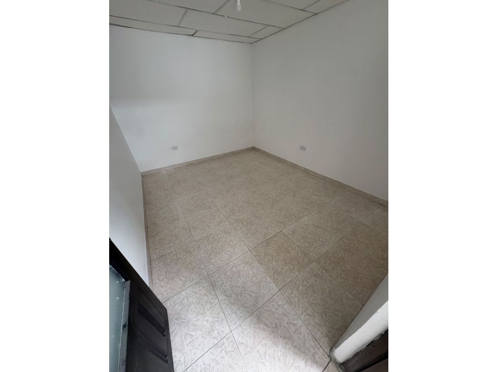 SE VENDE CASA CON 2 APARTAMENTOS Y LOCAL COMERCIAL | BARRIO EL TRIUNFO — foto 4
