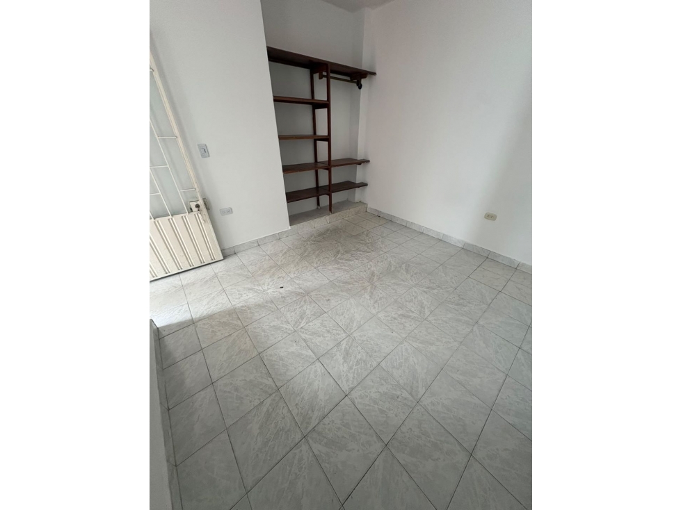 SE VENDE CASA CON 2 APARTAMENTOS Y LOCAL COMERCIAL | BARRIO EL TRIUNFO — foto 5