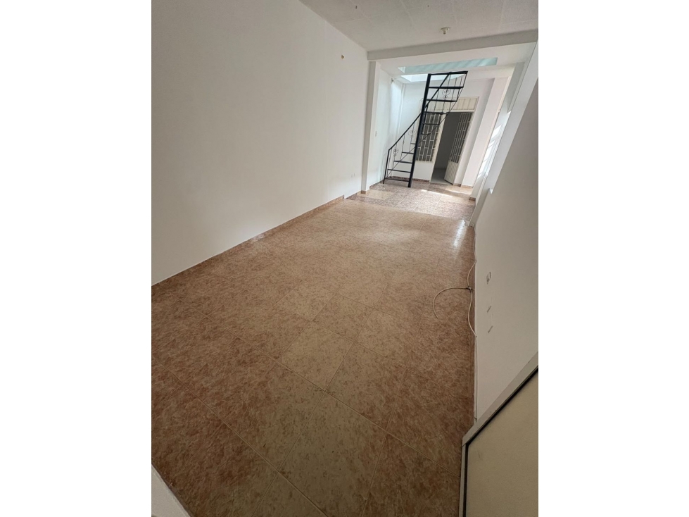 SE VENDE CASA CON 2 APARTAMENTOS Y LOCAL COMERCIAL | BARRIO EL TRIUNFO — foto 6