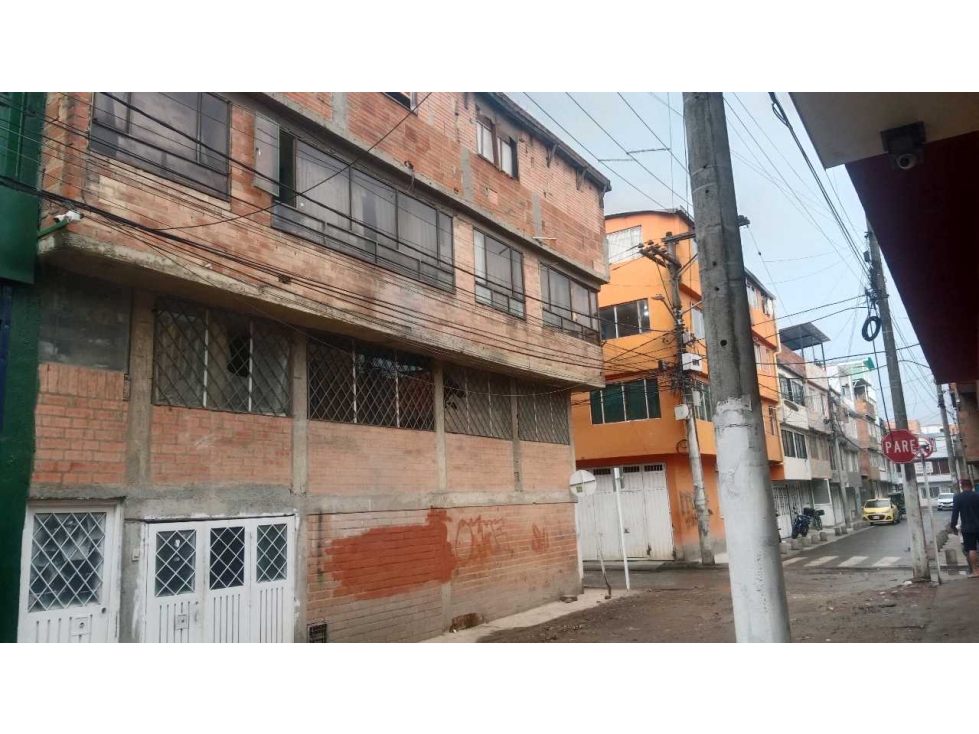 VENDO O PERMUTO CASA BODEGA ESQUINERA CERCA AV CALI KENNEDY BOGOTA — foto 2