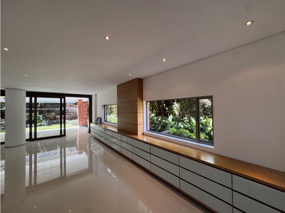 Se vende casa con hermosa fuente. Unidad cerrada. Poblado — foto 2