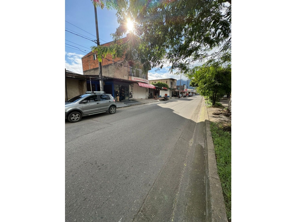 SE VENDE CASA CON LOCAL COMERCIAL YOPAL CASANARE — foto 2