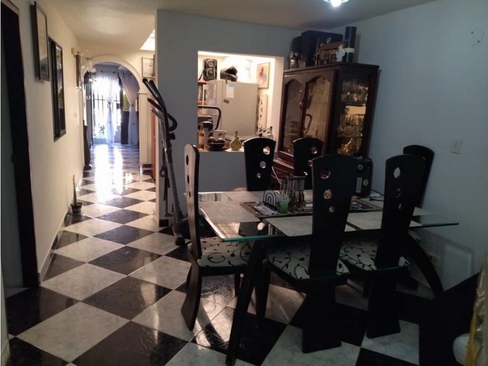 SE VENDE CASA CON LOCAL INDEPENDIENTE EN BELLO SECTOR CABAÑAS