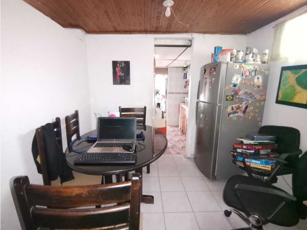 SE VENDE CASA CON LOCAL SECTOR CENTRO