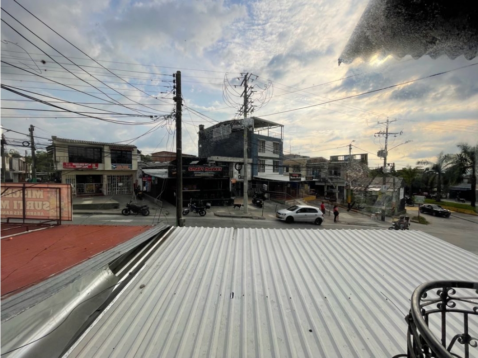 Se Vende Casa con Locales en el Barrio Ciudad Dorada Armenia — foto 4
