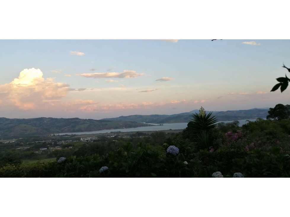 Se vende casa con lotes en Calima Darién - 1