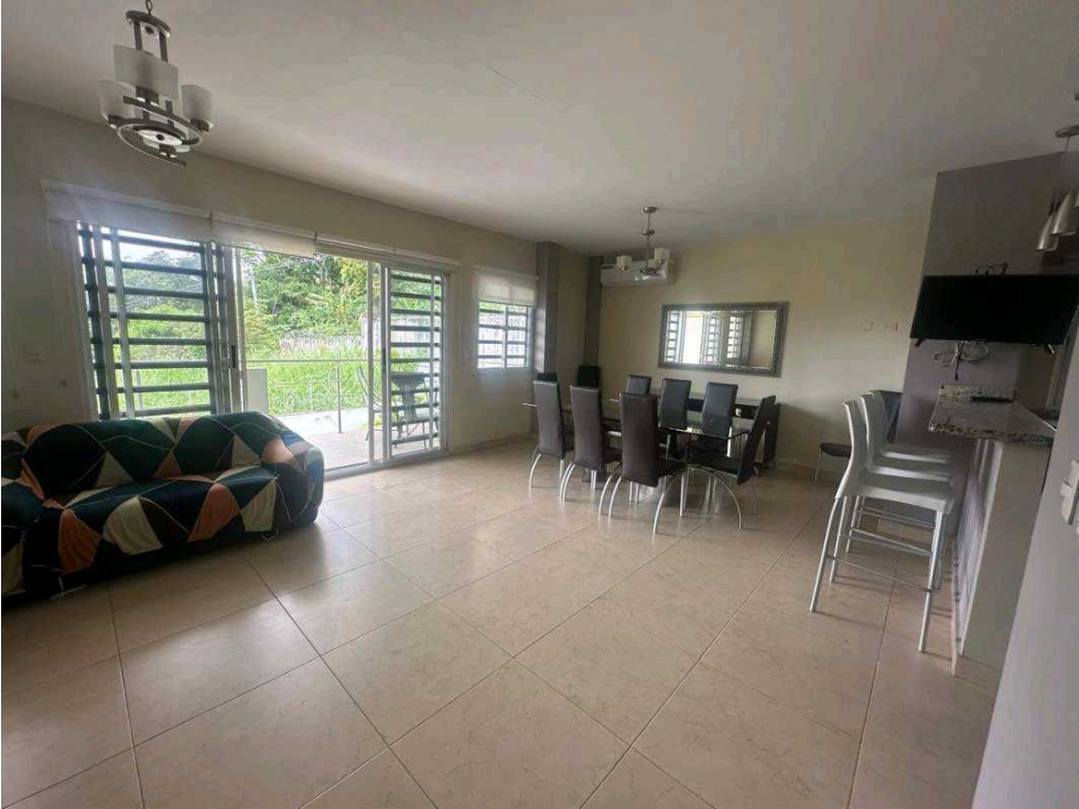 SE VENDE CASA CON PATIO DE 4 RECAMARAS EN ALTOS DE PANAMÁ(AT3HB) — foto 4