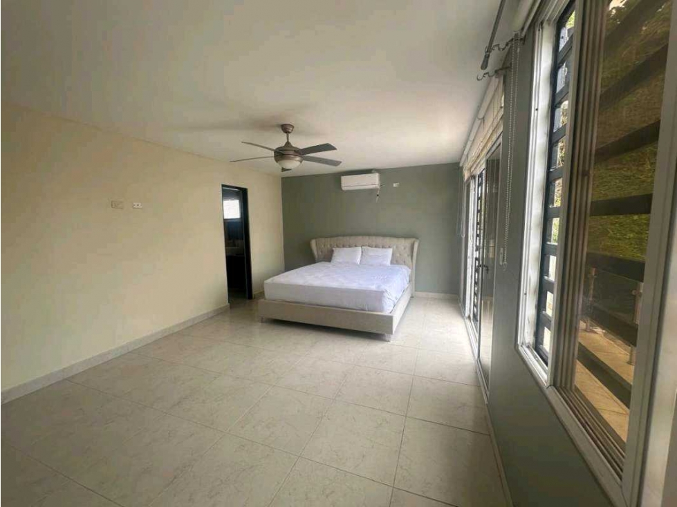 SE VENDE CASA CON PATIO DE 4 RECAMARAS EN ALTOS DE PANAMÁ(AT3HB) — foto 5
