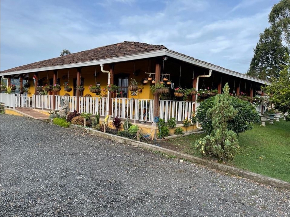 SE VENDE CASA CON PESEBRERAS Y POTREROS EN GUARNE - 4