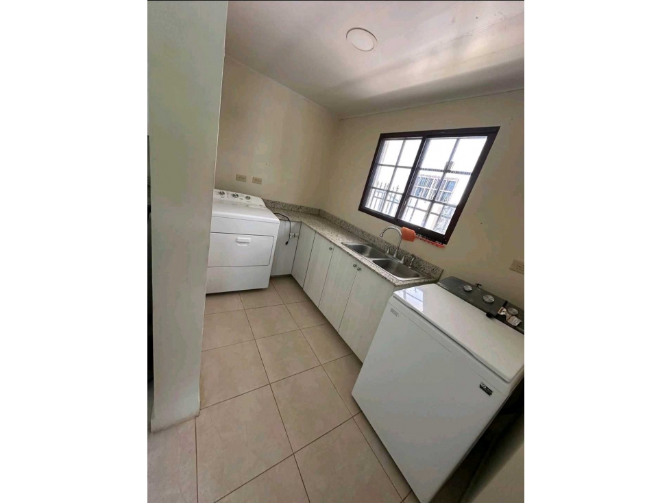 SE VENDE CASA CON PISCINA EN LAS TABLAS. - 5