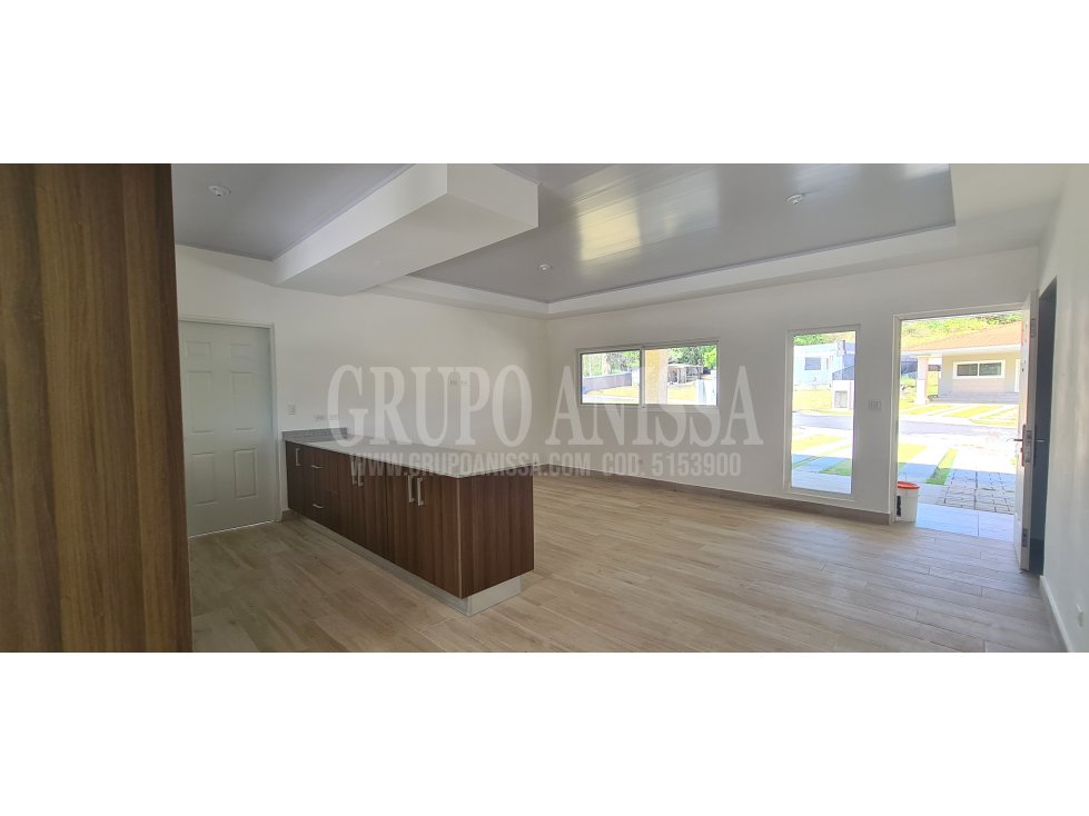 Se Vende Casa con Piscina en Urbanización Privada de Chame - 4