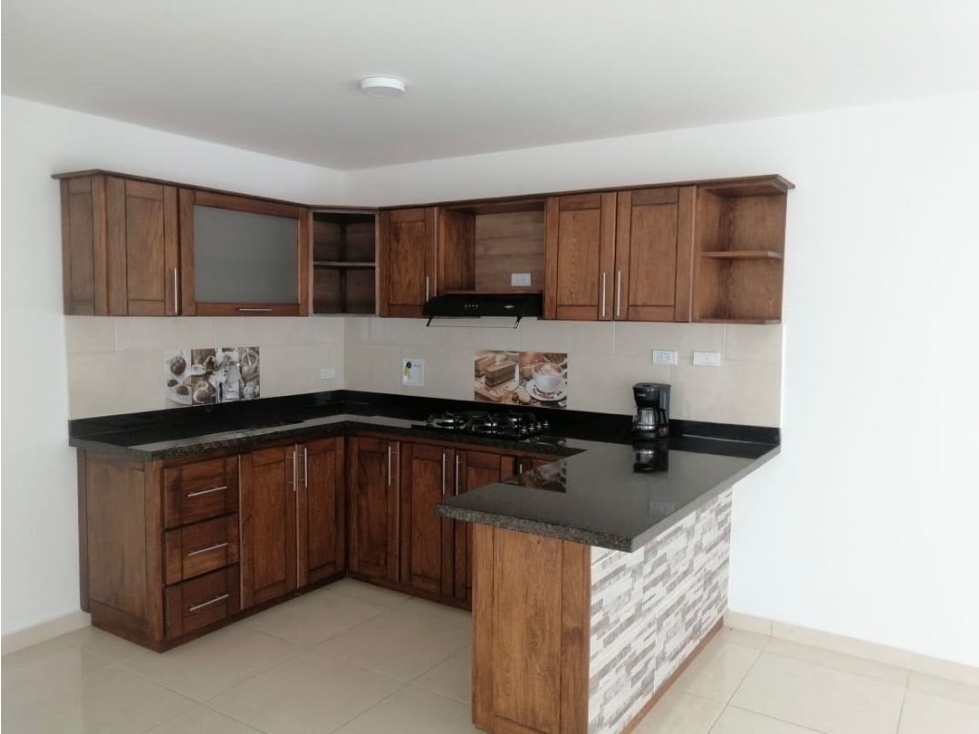 Se vende casa de 2 niveles con parqueadero en San Miguel — foto 2