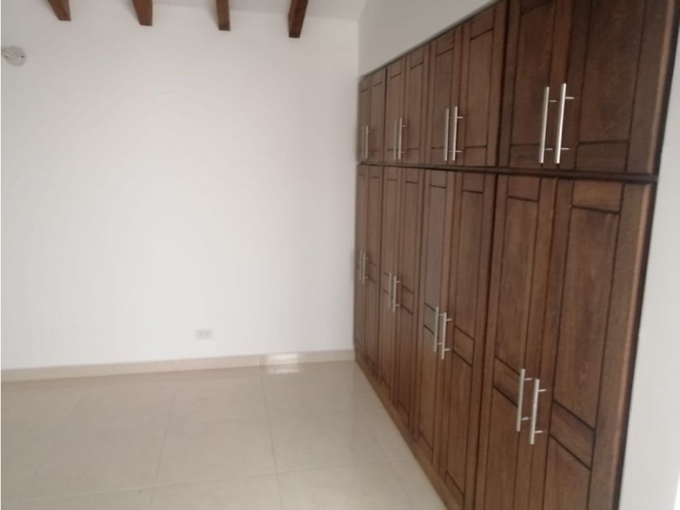 Se vende casa de 2 niveles con parqueadero en San Miguel — foto 6