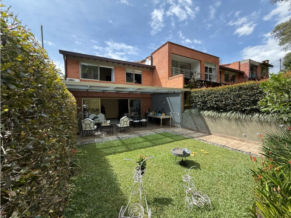 SE VENDE CASA DE 2 NIVELES EN ENVIGADO CERCA AL MALL TERRACINA - 3