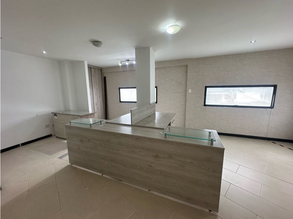 SE VENDE CASA DE 2 PISOS - BARRIO FUNDADORES SECTOR CLÍNICAS