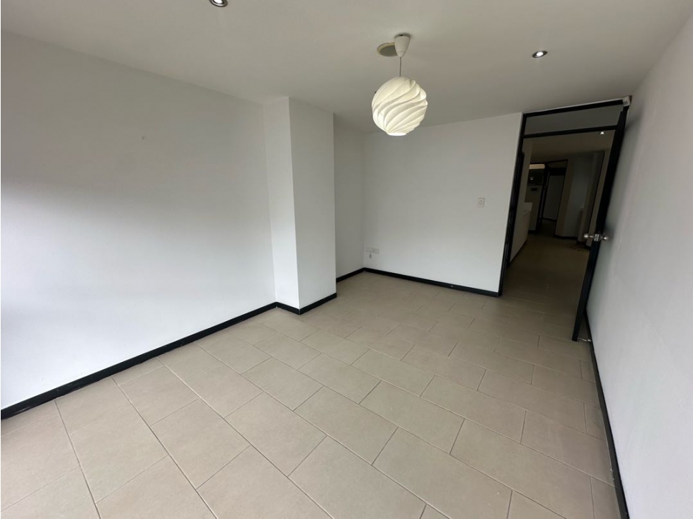 SE VENDE CASA DE 2 PISOS - BARRIO FUNDADORES SECTOR CLÍNICAS — foto 3