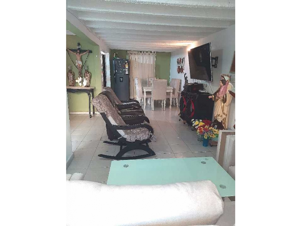 SE VENDE CASA DE 2 PLANTAS CON 4 ALCOBAS - URB. SAN PEDRO - CARTAGENA — foto 2
