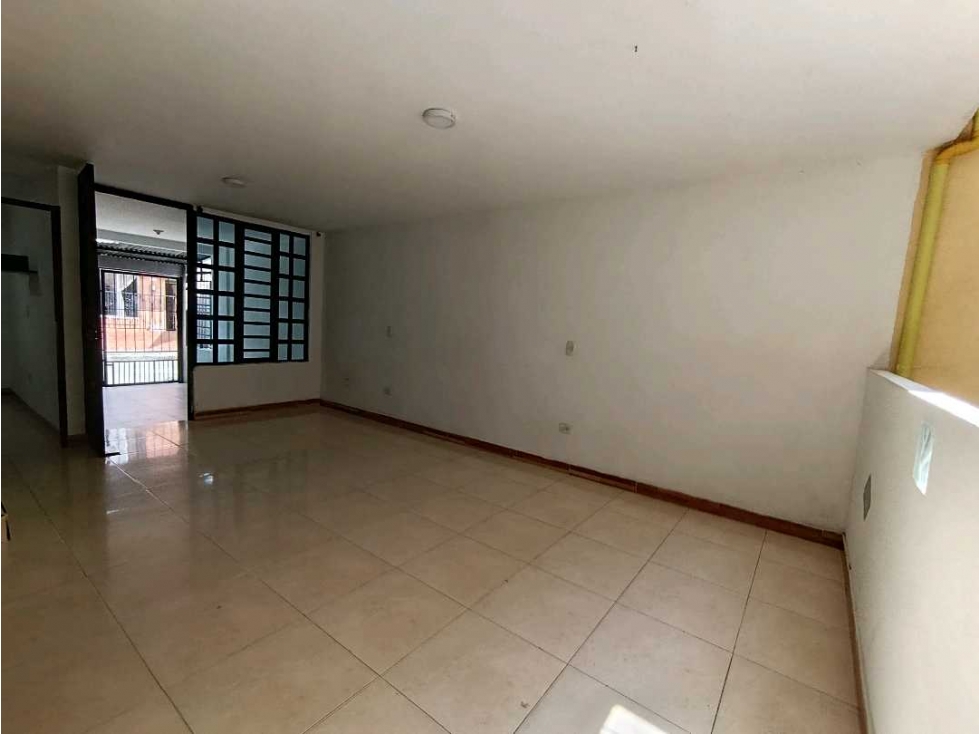 SE VENDE CASA DE 2DOS NIVELES EN EL B/ PQ.CAMINOS DE LA HACIENDA — foto 4