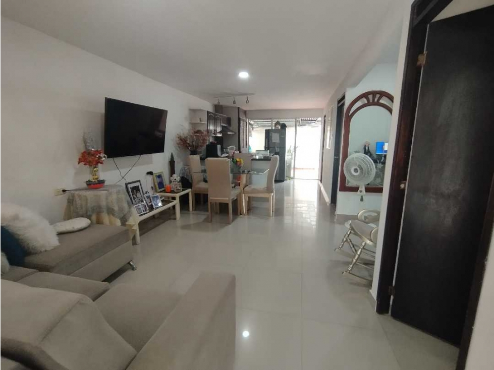 SE VENDE CASA DE 3 HABITACIONES BARRIO LA CENTRAL - CARTAGENA