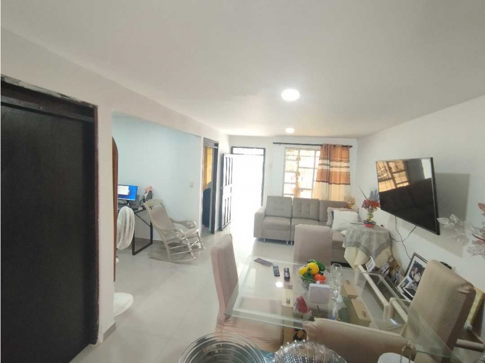 SE VENDE CASA DE 3 HABITACIONES BARRIO LA CENTRAL - CARTAGENA — foto 2