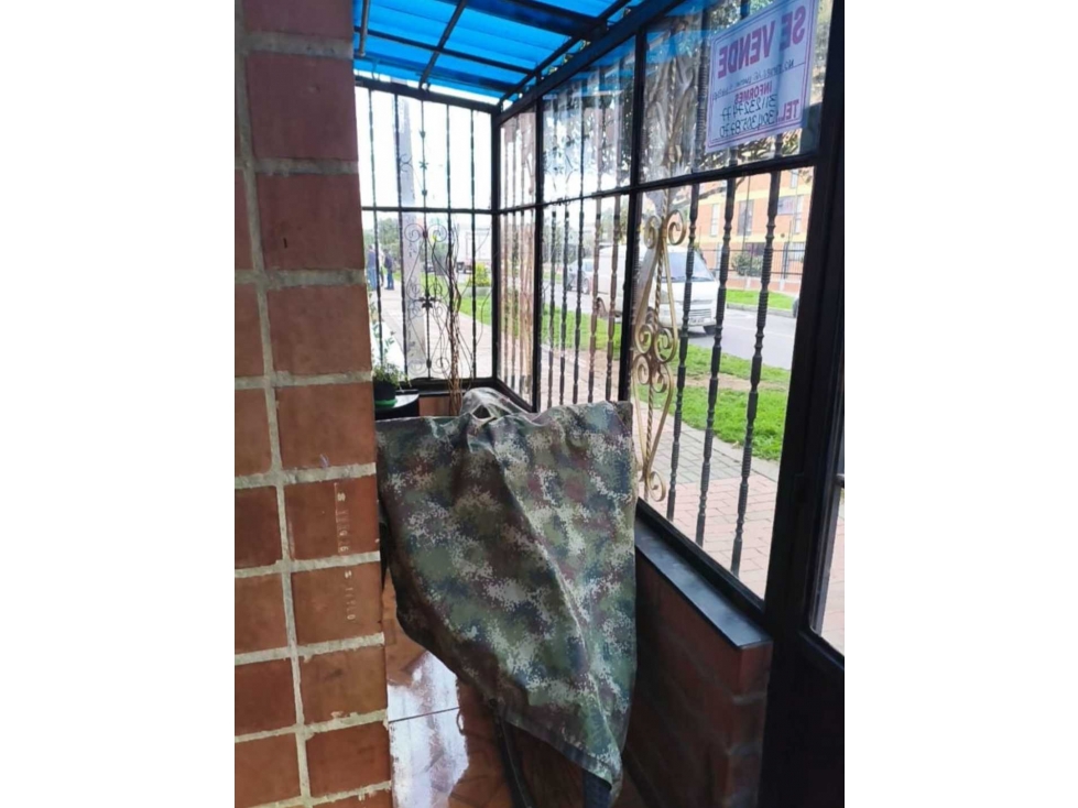 Se vende casa de 3 niveles en Bosa porvenir solo contado — foto 4