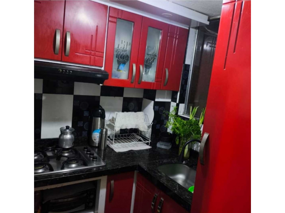 Se vende casa de 3 niveles en Bosa porvenir solo contado — foto 2
